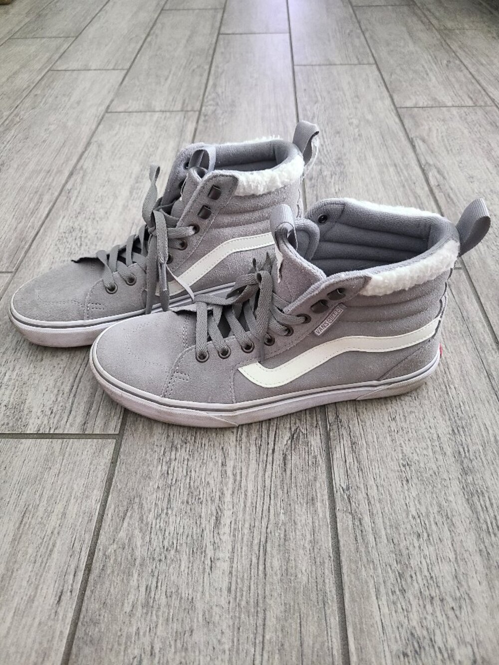 Vans Women’s 9 Gray Suede High Top Sherpa Lined Sneakers Vansguard